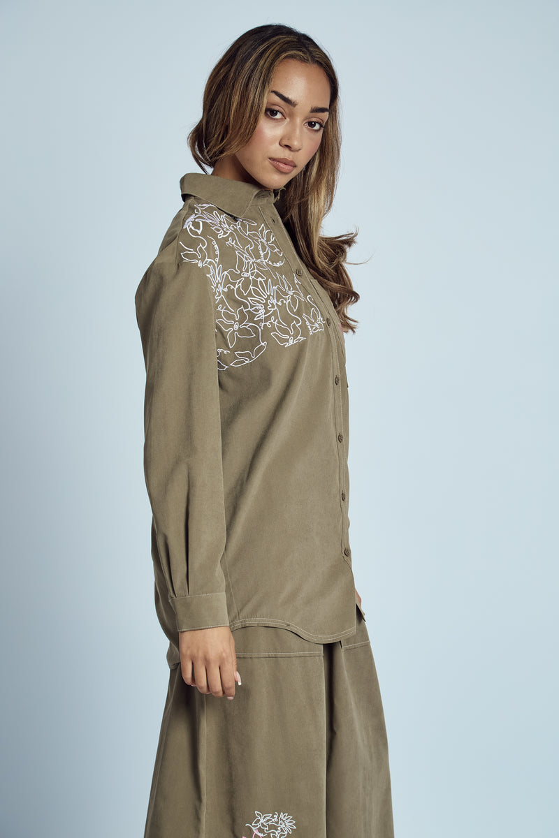 EVELYN EMBROIDERED BOYFRIEND SHIRT