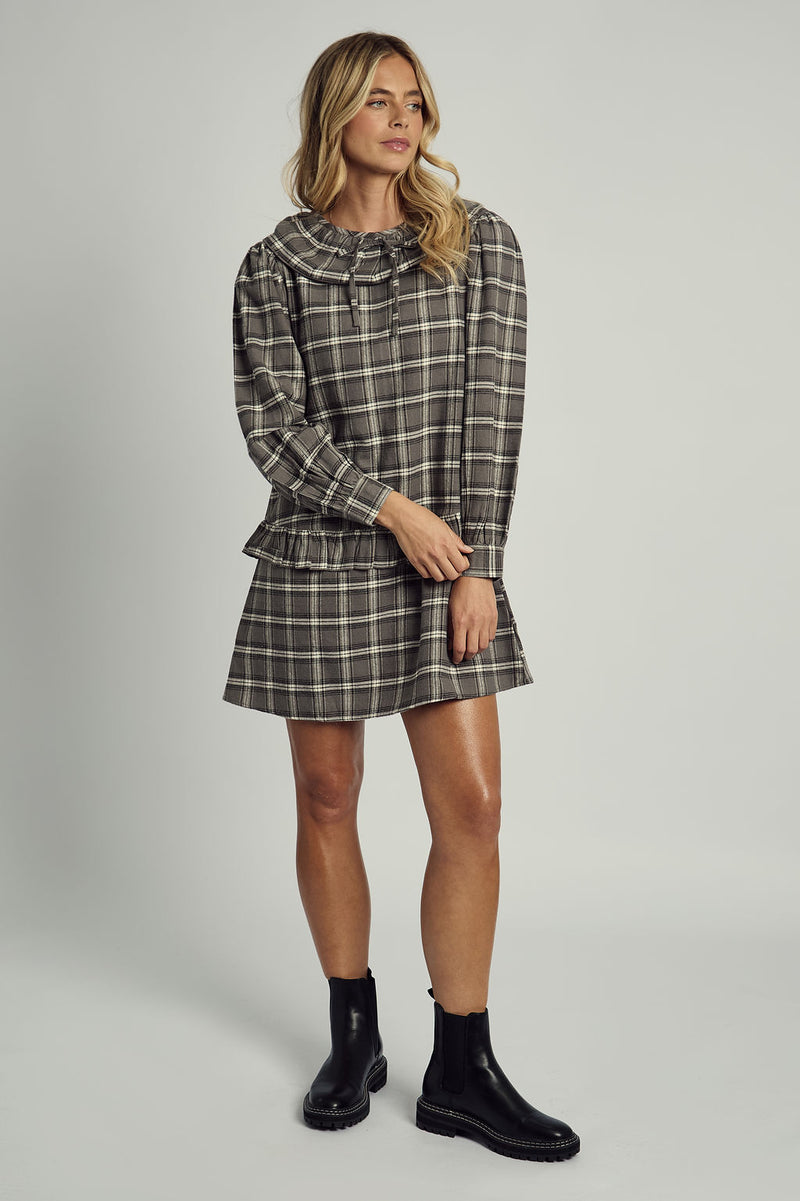 BALERIE TARTAN RUFFLE COLLARED DRESS IN BLACK CHECK