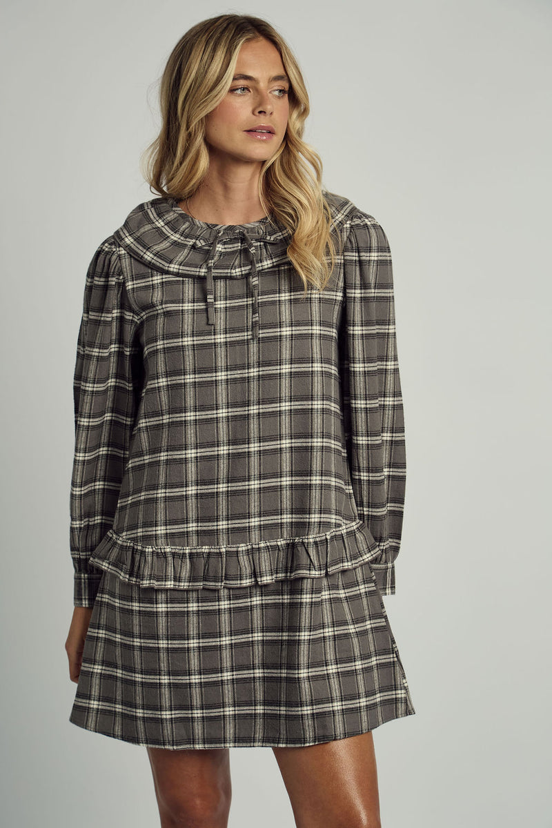 BALERIE TARTAN RUFFLE COLLARED DRESS IN BLACK CHECK