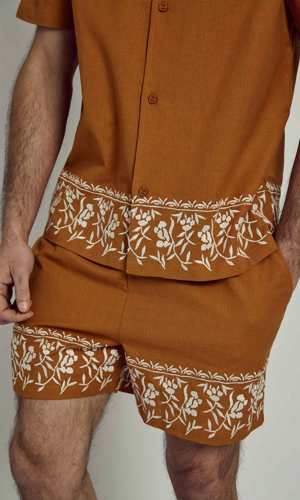 KINGSLEY REGULAR SHORT WITH EMBROIDERY TRIM DETAIL