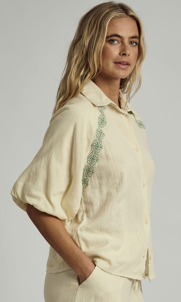 CAMRYN DOUBLE GAUZE EMBROIDED RAGLAN BLOUSE