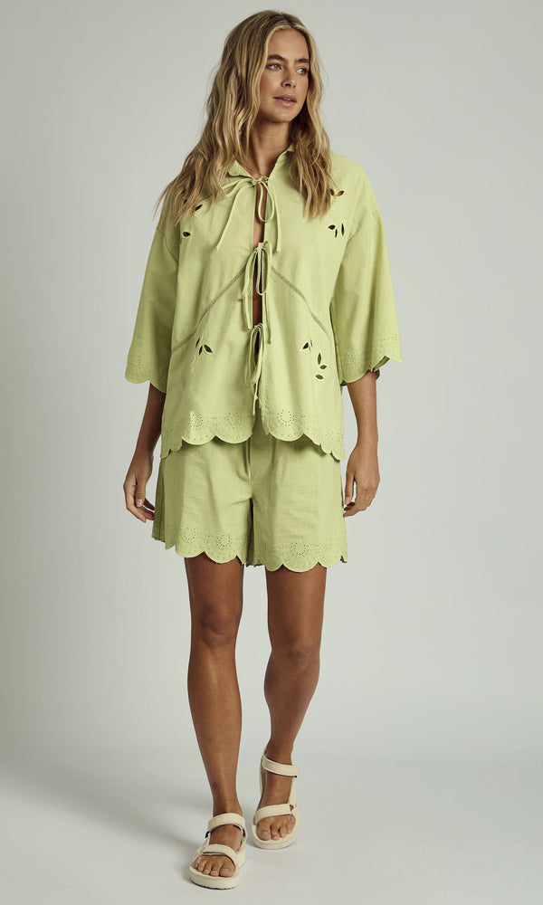 FALLON SCALLOP EDGE TIE DETAIL BLOUSE IN SAGE GREEN