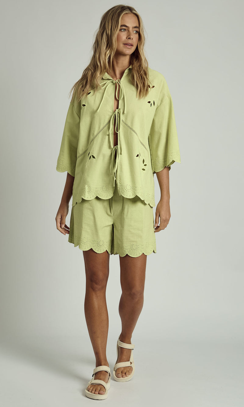 FALLON SCALLOP EDGE TIE DETAIL BLOUSE IN SAGE GREEN