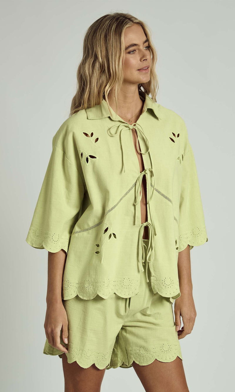 FALLON SCALLOP EDGE TIE DETAIL BLOUSE IN SAGE GREEN