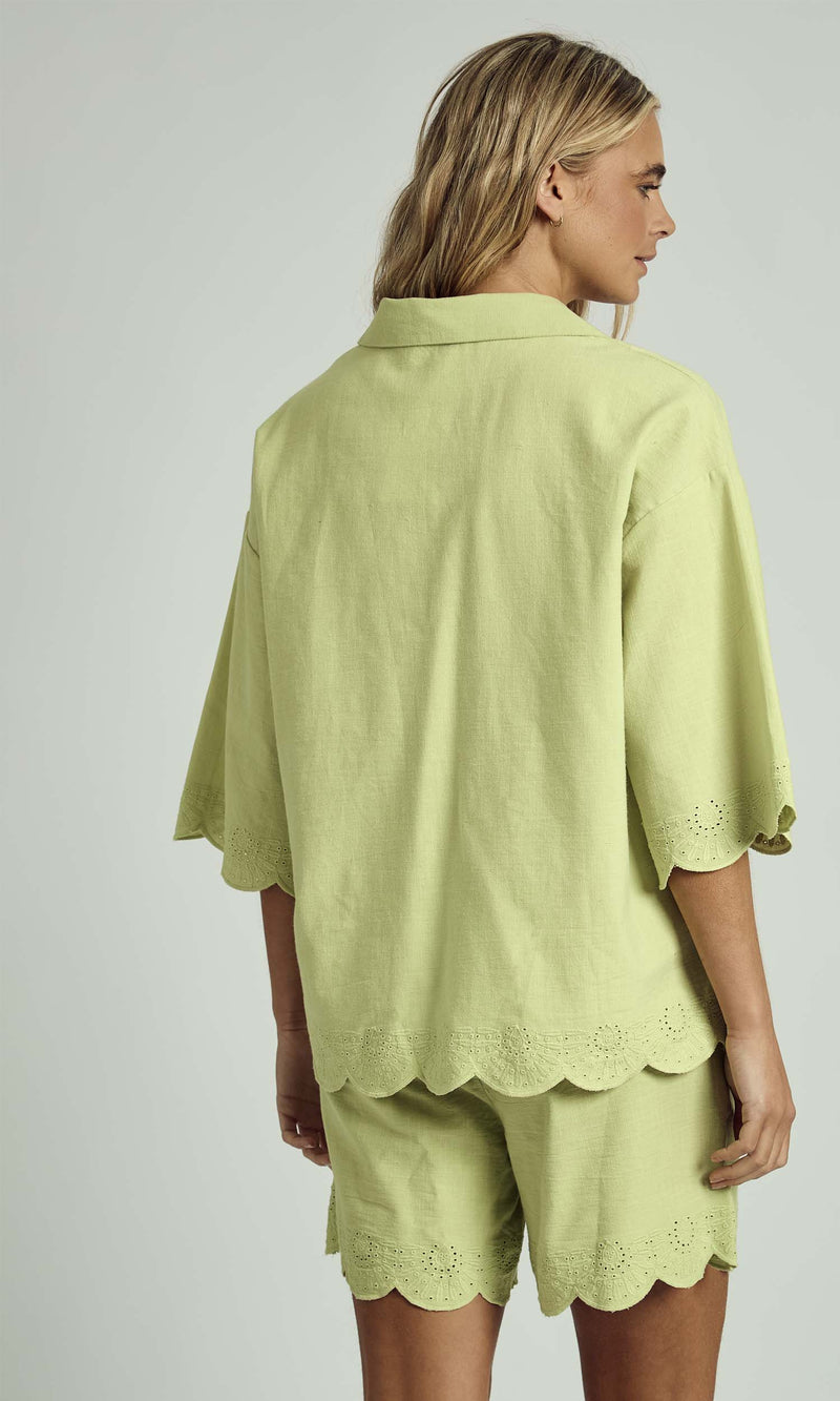 FALLON SCALLOP EDGE TIE DETAIL BLOUSE IN SAGE GREEN